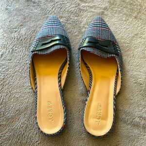 JCrew Flannel plaid Liafer Mule, Navy leather get trim. Size 9